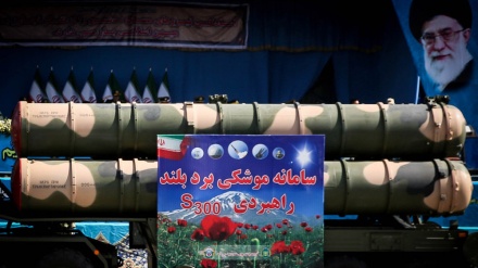 (FOTO) Iran, oggi l'imponente sfilata militare