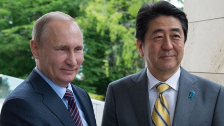 日本首相、ロシアとの平和条約の締結に触れる