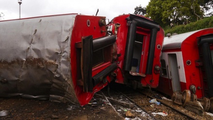Treni del nga shinat në Kamerun