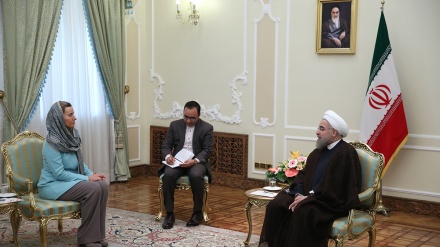 Presidente Rouhani recebe Mogherini