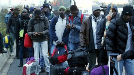 法国北部难民营爆发冲突