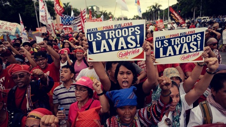 菲律宾举行大规模示威活动抗议美军驻扎在该国