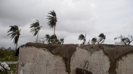 中国强降雨持续；人民离家出走