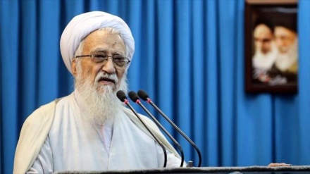 Ayatullah Kermani: Babu Bukatar Damfara Fata Da Amurka