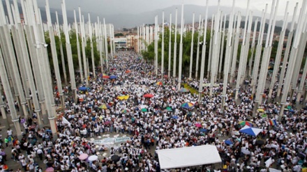 Colombianos continúan en las calles en defensa de la paz