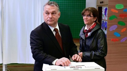 Hungarezët votojnë kundër emigrantëve