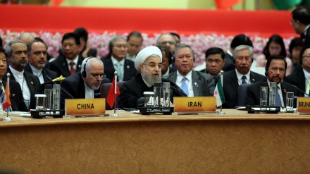 イラン大統領、「アジアの力が強くなるのは自信と連帯への意志による」