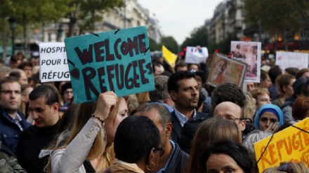 הפגנת תמיכה המונית במהגרים, בעיר קאלה הצרפתית