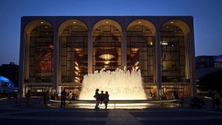 New York Metropolitan Operası şüpheli toz nedeniyle tahliye edildi