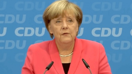 מרקל צפויה להודיע על התמודדות על תפקיד הקנצלרית