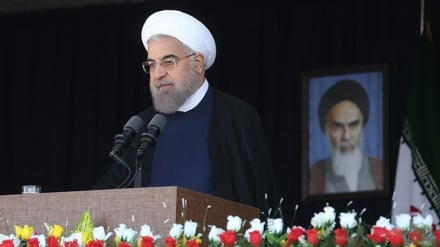 イラン大統領、「イランの人々は独立維持に向け努力」