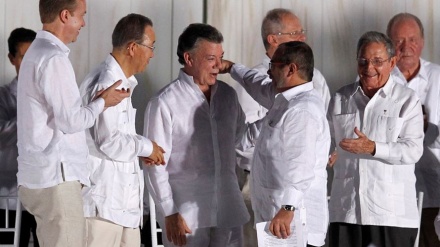 Colombianos votam neste domingo acordo de paz com as Farc