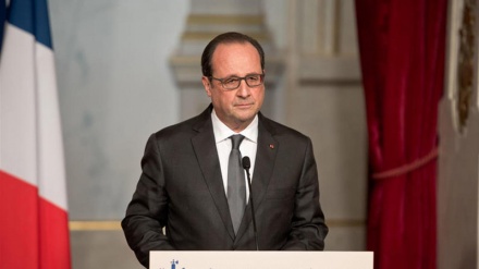 Hollande: democrazia vincerà contro la barbarie del terrorismo