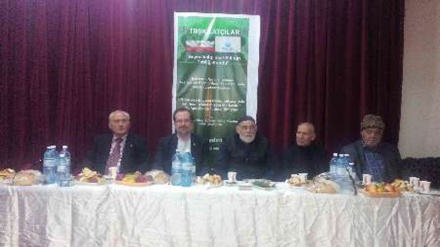 Bakü'de İslam'da  kadının konumu semineri 