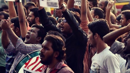 Hindistanlı Müslümanlar Hinduların İslam peygamberine hakaretini protesto ettiler