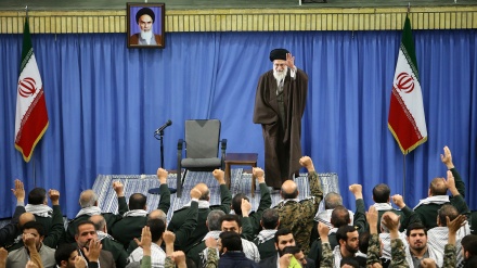 مقام معظم رهبری: اجرای تمدید تحریمهای ۱۰ ساله قطعاً نقض برجام است