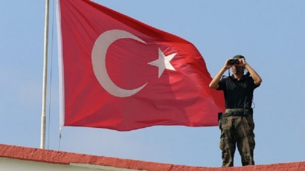 Vriten dy ushtarë turq në përleshjet me PKK