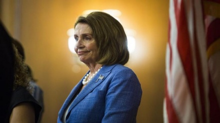 Usa: Pelosi, 'ridicole' le accuse di Trump contro Obama 