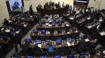 Senado colombiano aprova acordo de paz entre governo e Farc