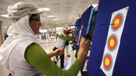 İranlı bayan okçu dünya birincisi