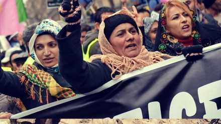 Svizzera: 2mila persone in strada per i curdi