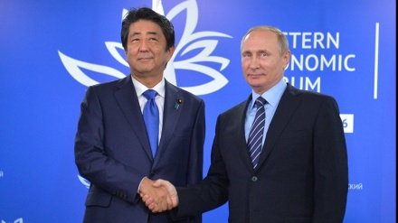 安倍首相とプーチン大統領が平和条約の締結について協議