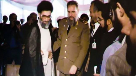 Ayatollah Khamenei: Fidel Castro, un leader amato e appoggiato dal suo popolo