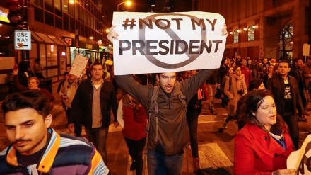 アメリカ・ポートランドの反トランプ抗議デモで市民１名が死亡