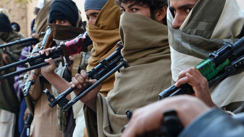 طالبان : ترامپ با خروج نظامیان آمریکایی از افغانستان در سیاست این کشور بازنگری کند