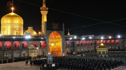 َA Yau Ne Al'ummar Iran Da Mabiya Mazhabar Ahlul-Baiti (a.s) Suke Juyayin Shahadar Limami Na 8