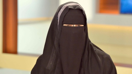 Marocco, al bando produzione e vendita del burqa