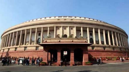 भारत में संसद के शीतकालीन सत्र में विलंब पर भाजपा और कांग्रेस में ठनी