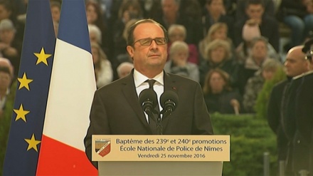 Hollande Sambut Penangkapan Tersangka Teroris di Perancis
