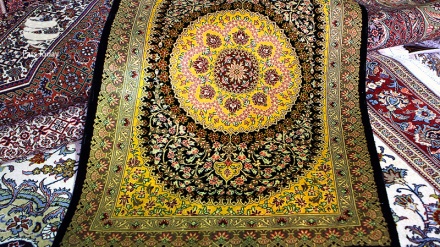 סרט מ-PARSTODY: איך אורגים שטיח באיראן