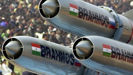 Il missile cinese CM-302 è la migliore arma anti-nave al mondo?