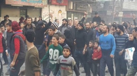 Siria: “Ribelli” sparano sui manifestanti, strage ad Aleppo