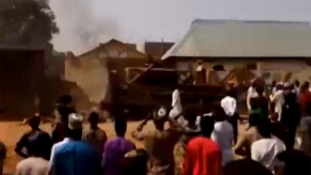 Nigeria officials raze Muslim group’s buildings