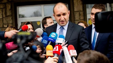 Pro-Russian politician wins first round of Bulgaria election