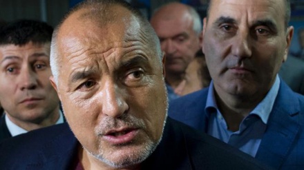 Bulgaria prime minister resigns as opposition wins presidency