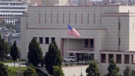 Ambasada e SHBA në Turqi bllokohet pas 
