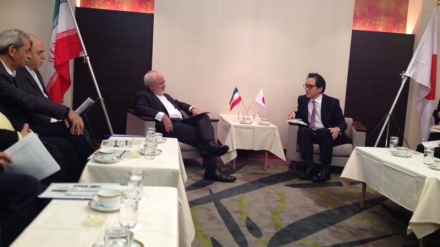 Zarif visita a su homólogo japonés