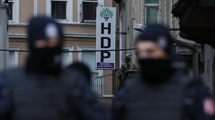 Beylikdüzü'ndeki HDP İlçe Başkanlığı binasında patlama