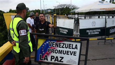 Venezuela reopens Colombia border ahead of schedule