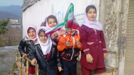 Ironədə hiç kəs bə dıvlətiyə imkanaton nıbey xoto be təhsil mandə ni