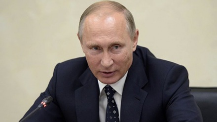 Komentar Putin Soal Hijab Pelajar Muslim