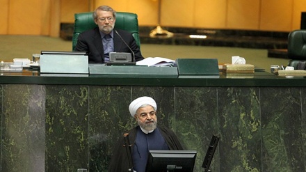 イラン大統領が、来年度予算案を国会に提出