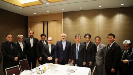 Zarif reúne-se com os membros do partido do poder no Japão