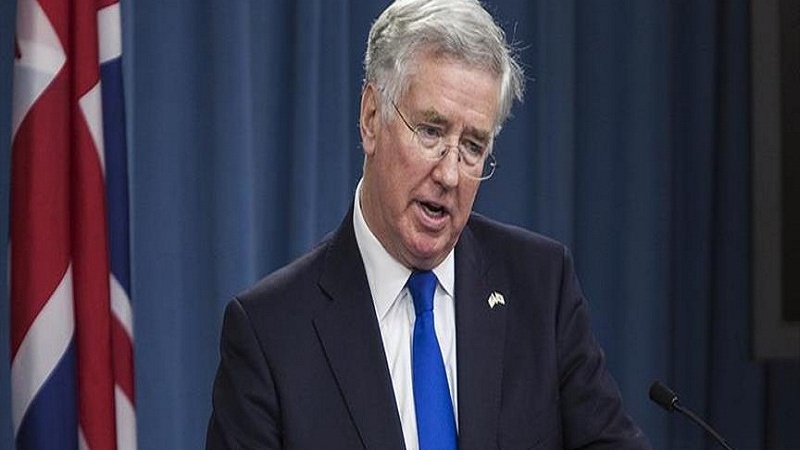 İngiltere savunma bakanı Michael Fallon