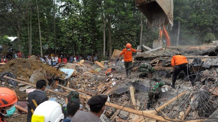 Indonesia calls for medical help after devastating quake