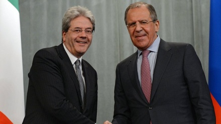 ロシア外相、「シリア大統領の辞任支持者は同国の平和妨害」